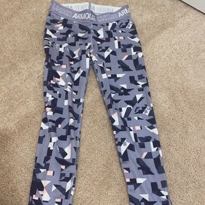 Under Armour Girls Purple Pattern Leggings (L 10)